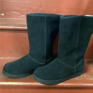 Elegant Black Winter Boots for Women